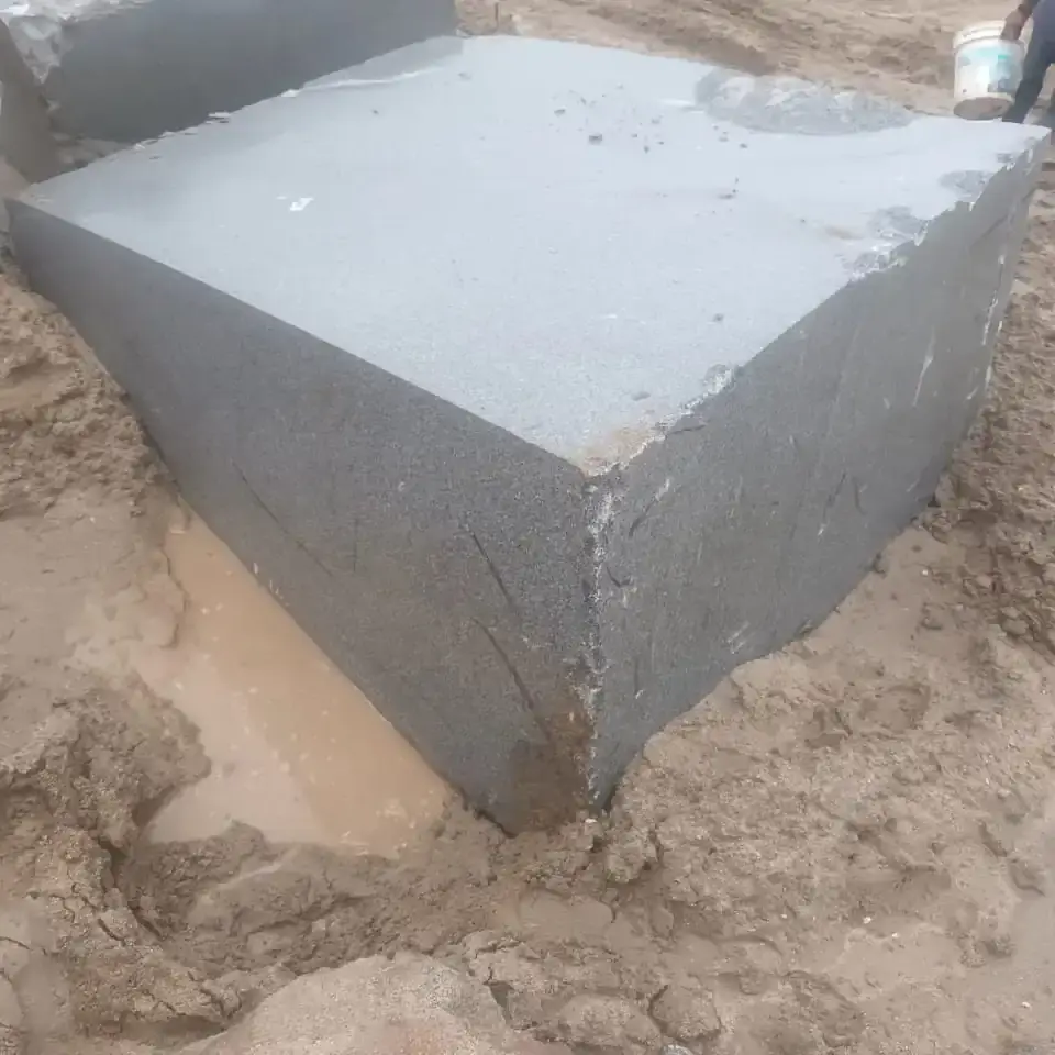 Блок гранита Наралай Грей